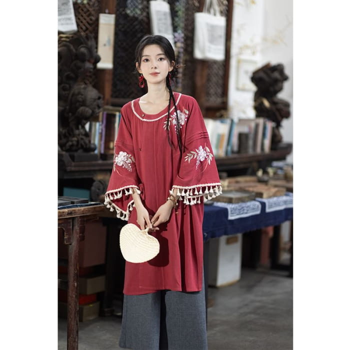 3/4-Sleeve Round Neck Embroidered Hanfu Top / Wide Leg