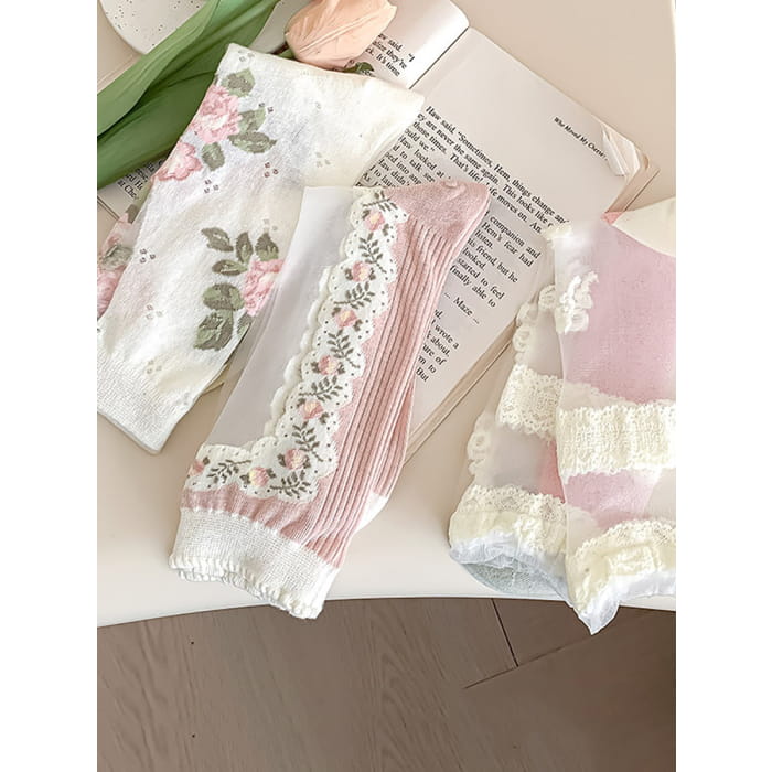 3 Pairs Women Elegant Flower Lace Spliced Thin Socks BN1032