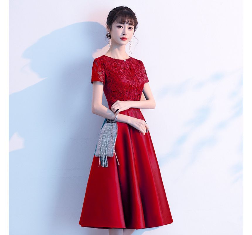 Short-Sleeve Plain Lace Panel A-Line Cocktail Dress