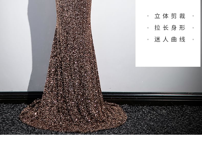 Short-Sleeve Sweetheart Neckline Sequin Trained Sheath Evening Gown