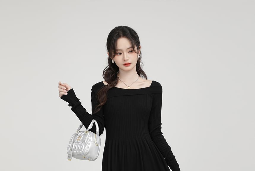 Long-Sleeve Off Shoulder Plain Maxi A-Line Dress