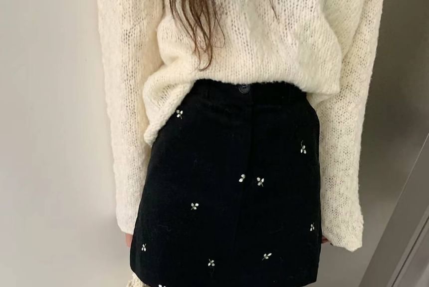 High Waist Flower Embroidered Mini Straight Skirt