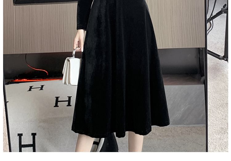 Long-Sleeve Crew Neck Plain Faux Pearl Accent Velvet Midi A-Line Dress