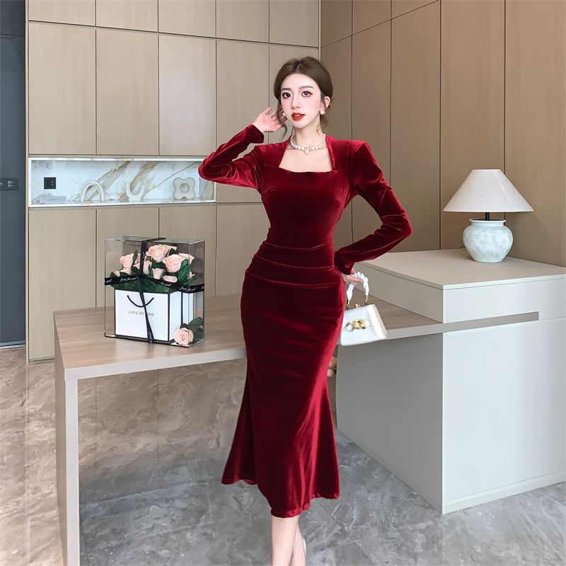 Long-Sleeve Square Neck Plain Ruched Velvet Midi Mermaid Dress