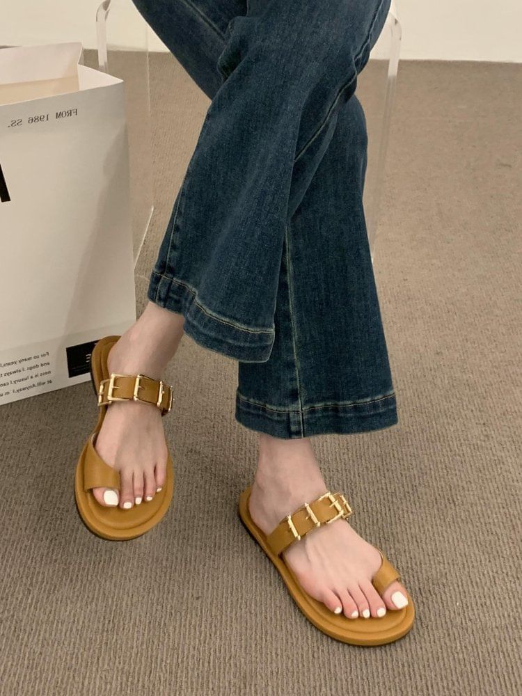 Buckled Toe Loop Sandals