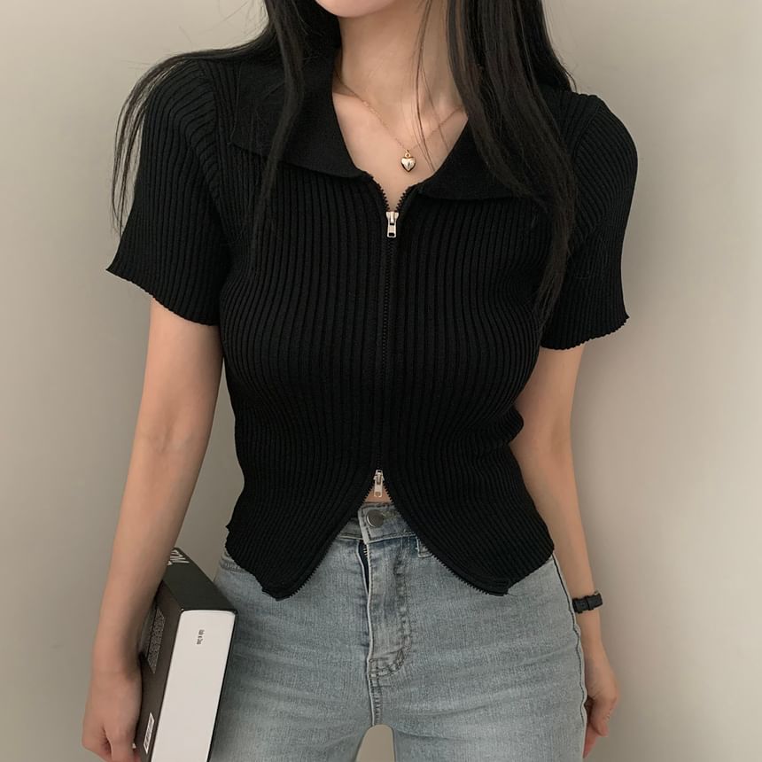 Short-Sleeve Collared Plain Zip Knit Top