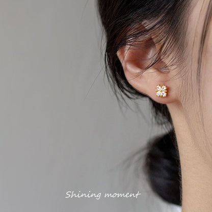 925 Sterling Silver Rhinestone Clover Ear Stud