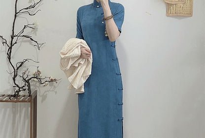 Traditional Chinese Elbow-Sleeve Stand Collar Jacquard Frog Buttoned Slit Midi Sheath Qipao