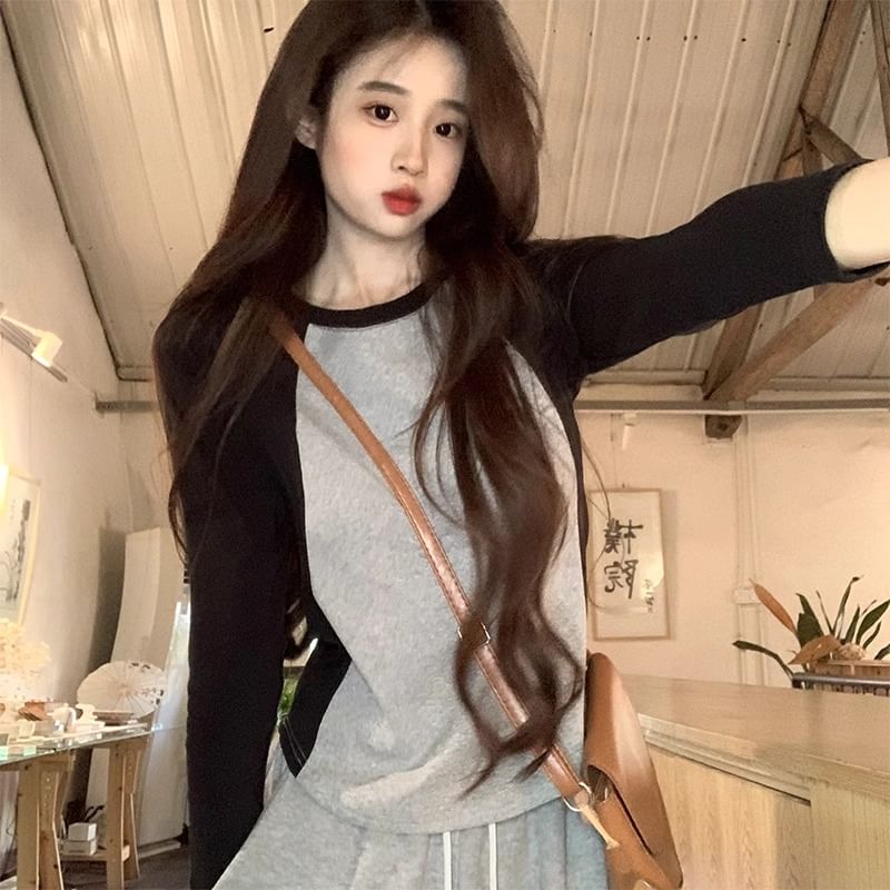 Long-Sleeve Round Neck Raglan Tee