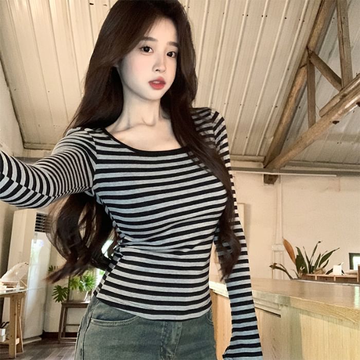 Flared-Sleeve Scoop Neck Striped Tee