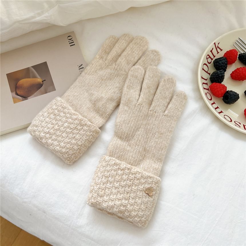 Metal Heart Touchscreen Knit Gloves