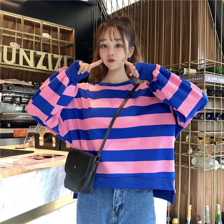 Round Neck Striped Slit Sweatshirt