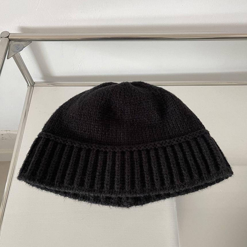 Two-Tone Knit Bucket Hat