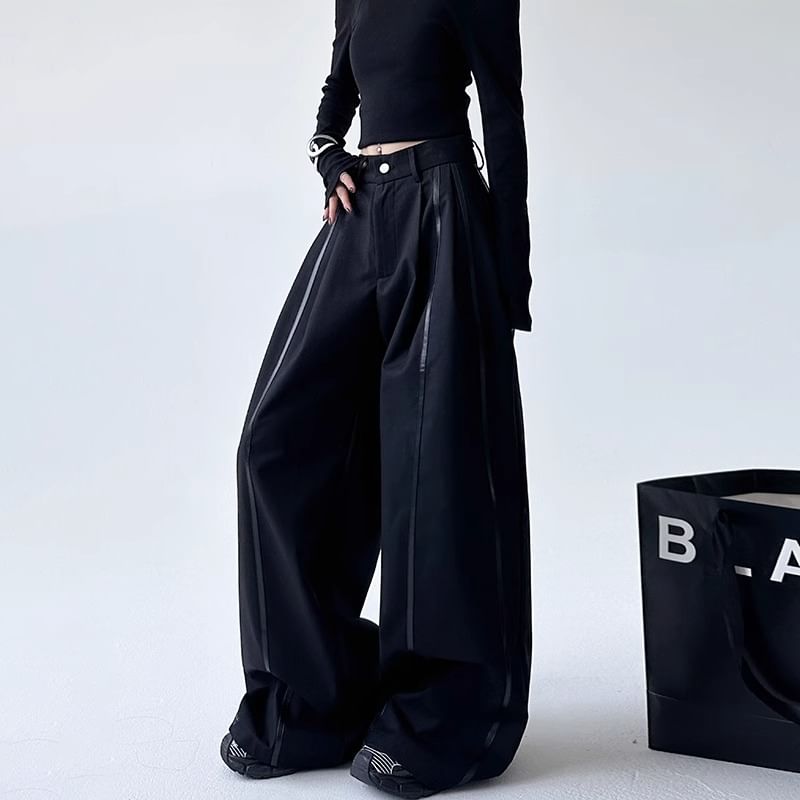 Low Rise Faux Leather Paneled Loose-Fit Wide-Leg Pants