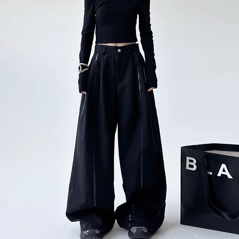 Low Rise Faux Leather Paneled Loose-Fit Wide-Leg Pants