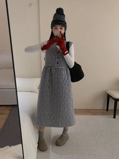 Long-Sleeve Mock Neck Plain Tee / V-Neck Gingham Quilted Half-Buttoned Midi Jumper Dress