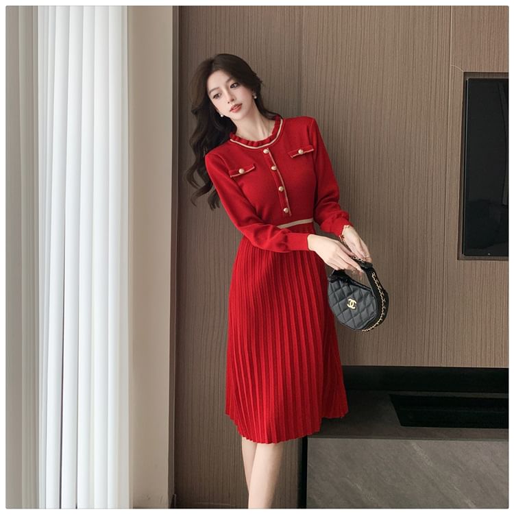 Long-Sleeve Crew Neck Plain Pleated Hem Knit A-Line Dress