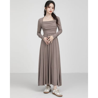 Long-Sleeve Queen Anne Neckline Plain Maxi A-Line Dress