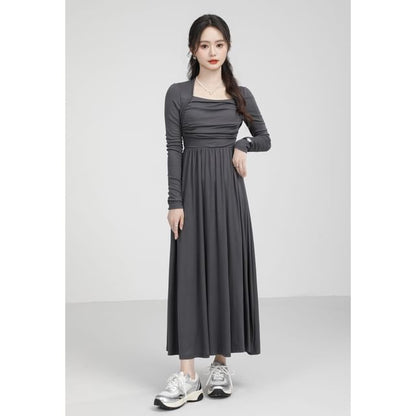 Long-Sleeve Queen Anne Neckline Plain Maxi A-Line Dress