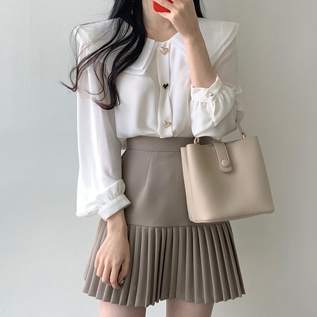 Long-Sleeve Plain Heart Button Blouse / High Waist Accordion Pleated Mini A-Line Skirt