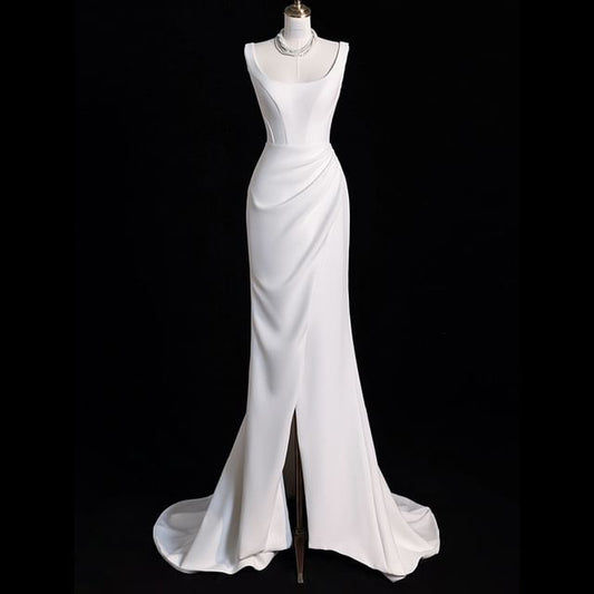 Sleeveless Plain A-Line Wedding Gown