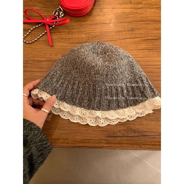 Lace Trim nit Cloche Hat