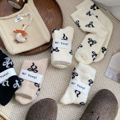 Bow Patterned Fleece Short Socks