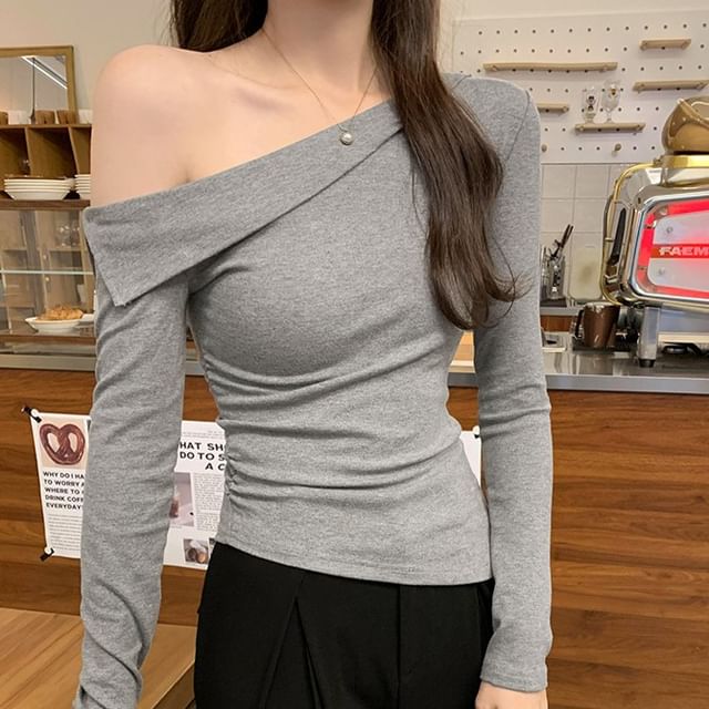 Long-Sleeve Off-Shoulder Plain Ruched Slim Fit Tee