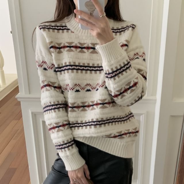 Round Neck Patterned Sweater