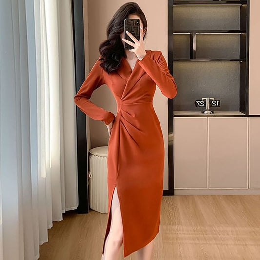 Long-Sleeve V-Neck Plain Side-Slit Ruched Midi Sheath Dress