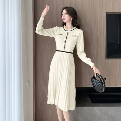 Long-Sleeve Crew Neck Plain Pleated Hem Knit A-Line Dress