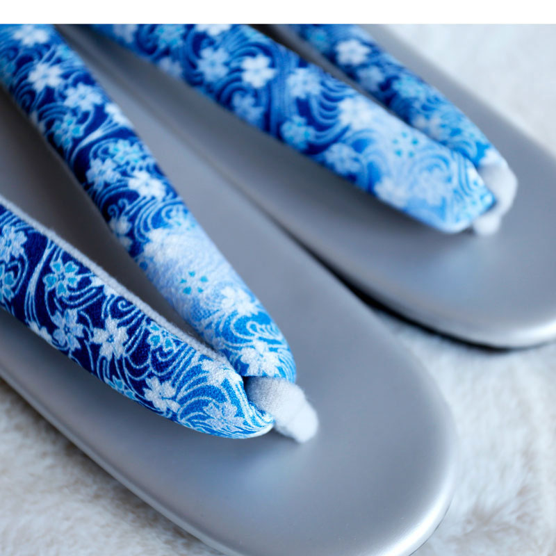 Floral Japanese Slippers - Blue / S