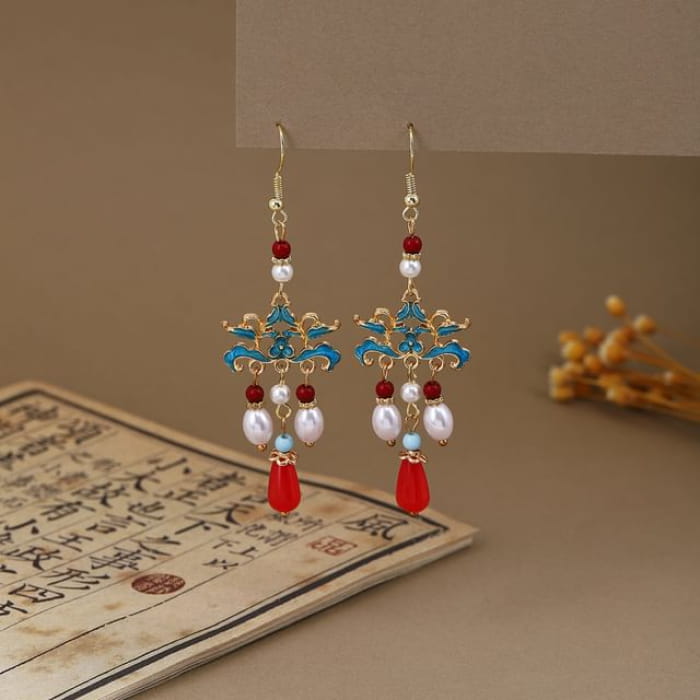 Alloy Chandelier Earring - E6411 - 1 Pair - Gold & White