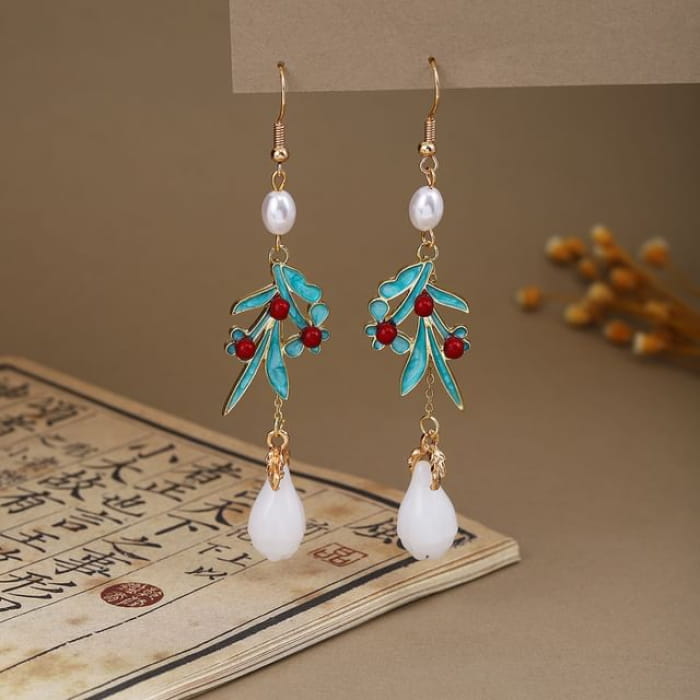 Alloy Chandelier Earring - E6417 - 1 Pair - Gold & White