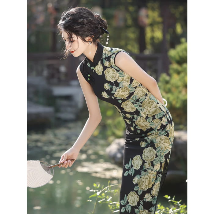 Black with Green Flowers Cheongsam - Female Hanfu