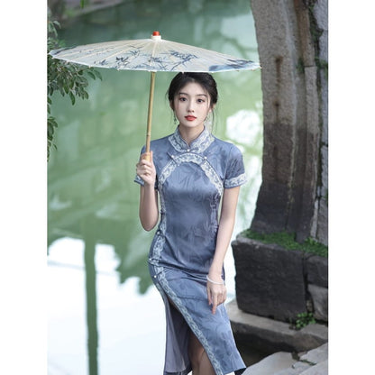 Blue Classic Embodies Cheongsam - Female Hanfu