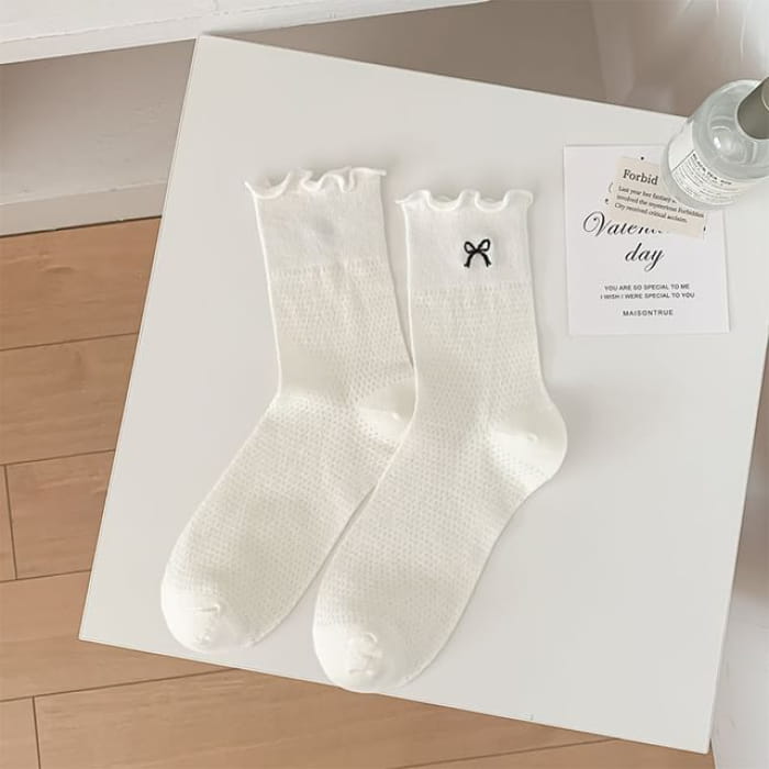 Bow Embroidered Lettuce Edge Socks - White / One Size