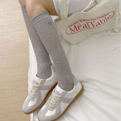 Bow Embroidered Socks - Gray / One Size