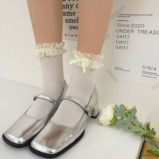 Bow Frill Trim Perforated Socks