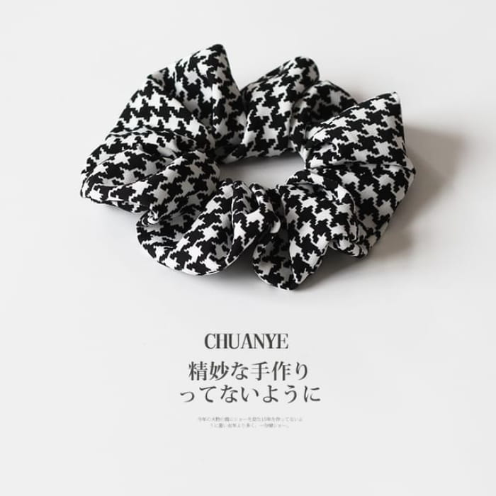 Bow / Houndstooth Print Fabric Scrunchie - 01 - Black &