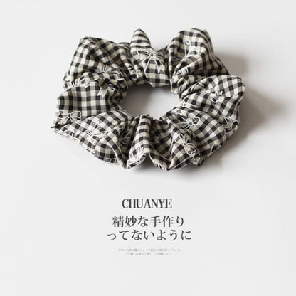 Bow / Houndstooth Print Fabric Scrunchie - 03 - Gingham