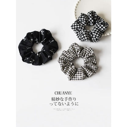 Bow / Houndstooth Print Fabric Scrunchie