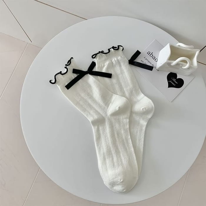 Bow Ruffle Socks - White / One Size