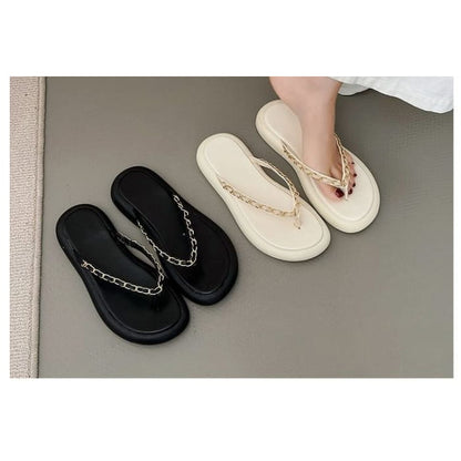 Chain Detail Flip-Flops