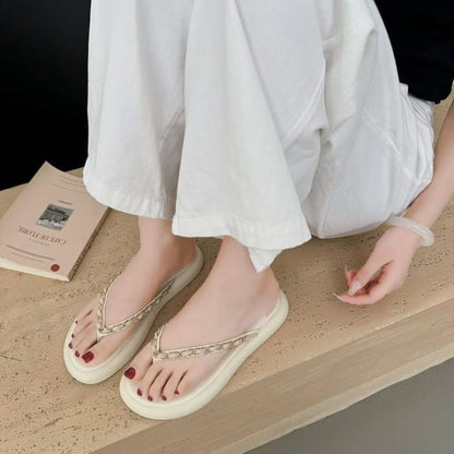 Chain Detail Flip-Flops - Off-White / 35