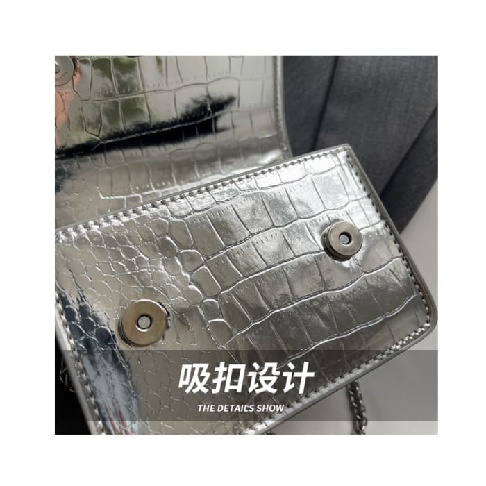 Chain Strap Flap Crossbody Bag