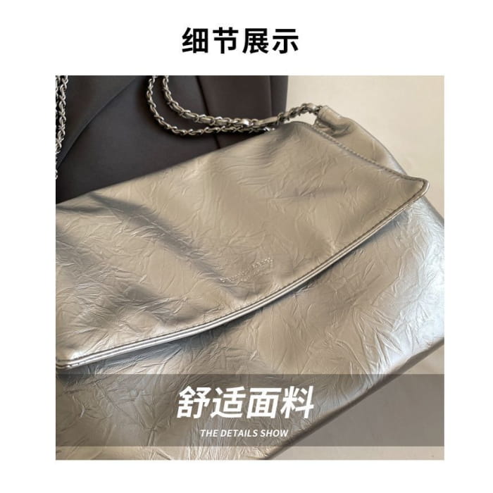 Chain Strap Flap Tote Bag