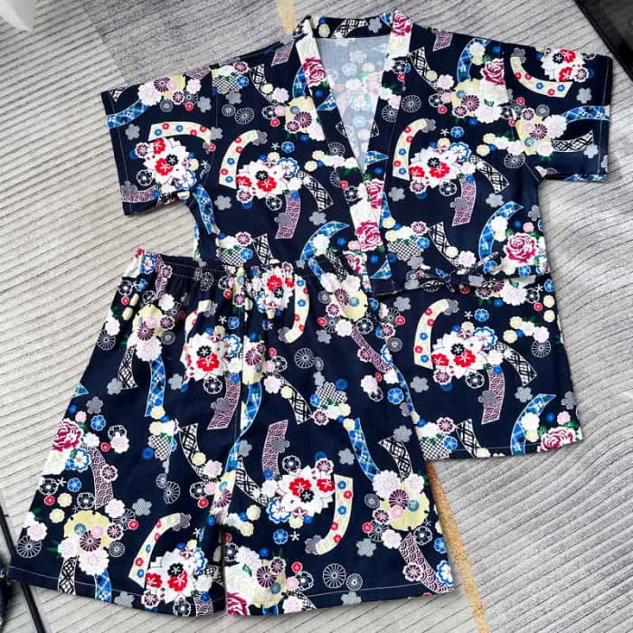 Colorful Floral Print T-Shirt Shorts Pajamas Set - Men / XL