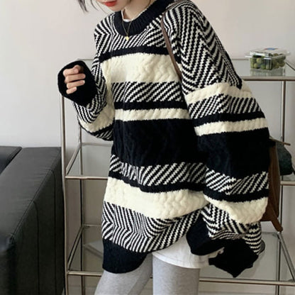 Cozy Stripe Knit Sweater - Free Size / Black/white