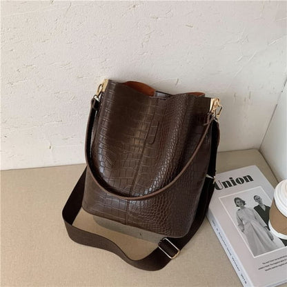 Croc Grain Bucket Bag - Coffee / One Size